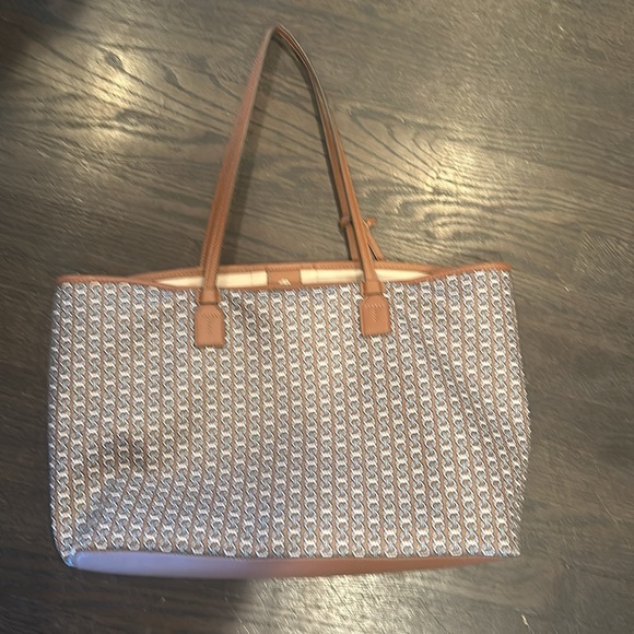 Tory Burch Tote in Great Condition ! - Picture 3 of 4